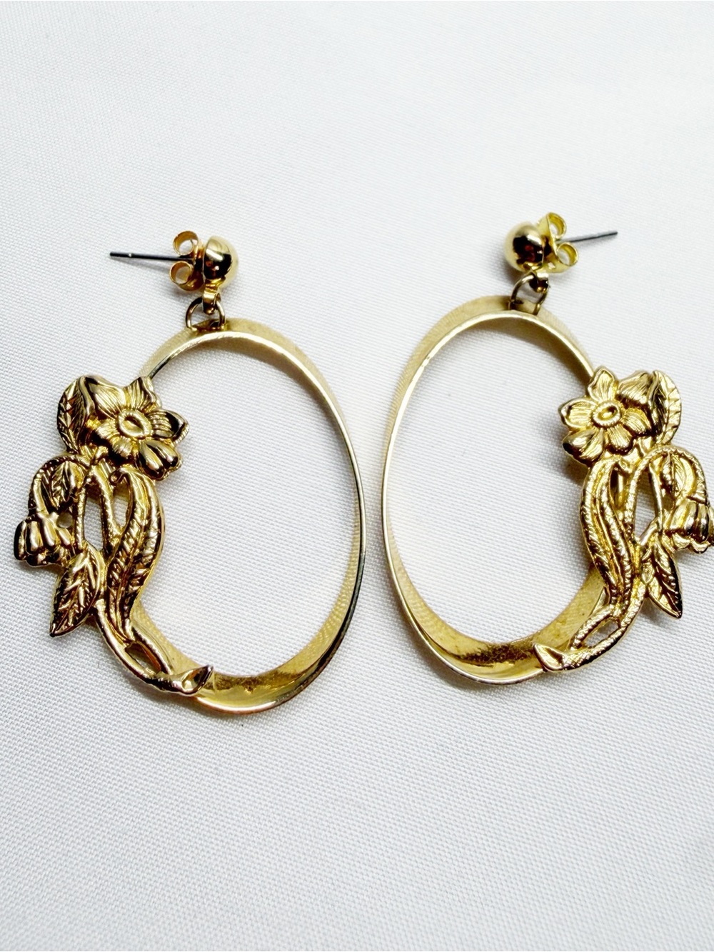 Vintage Floral Hoop Gold Tone Earrings
